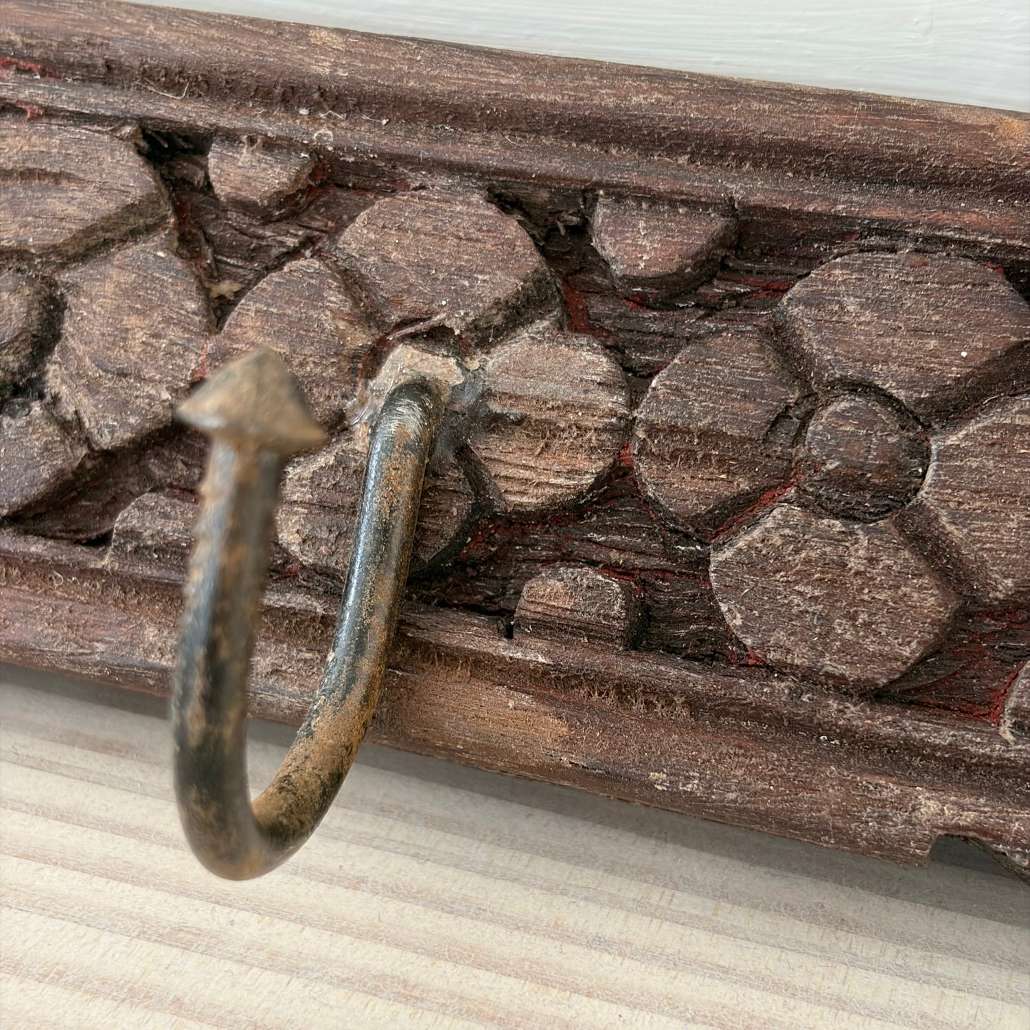 Krokbräda VINTAGE 59x6x3cm 3 krokar