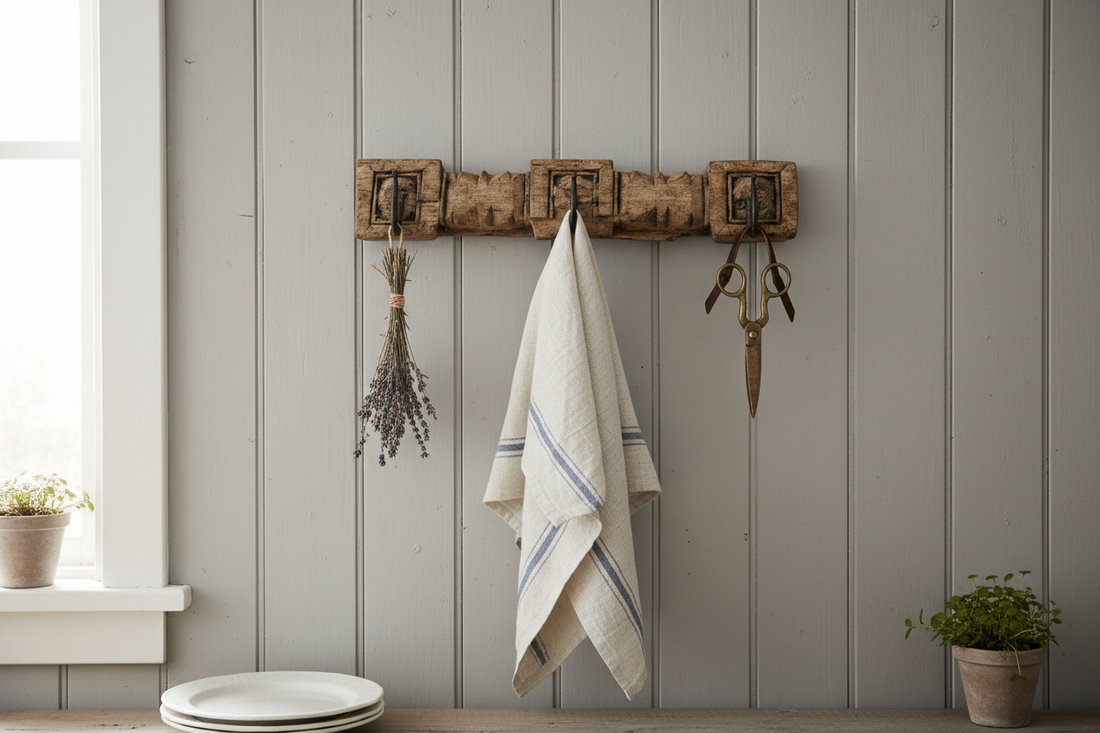 Krokbräda VINTAGE 55x9x4cm 3 krokar