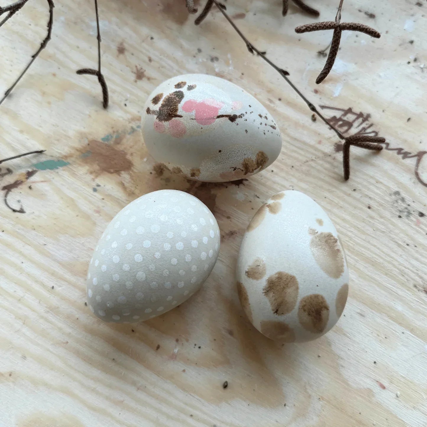 Prydnadsfigur ÄGG, mini, prickigt lav/vit