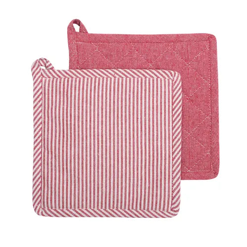 Tvåpack grytlappar Bosse där en är smalrandig i röd/linnefärg och en är enfärgad röd.