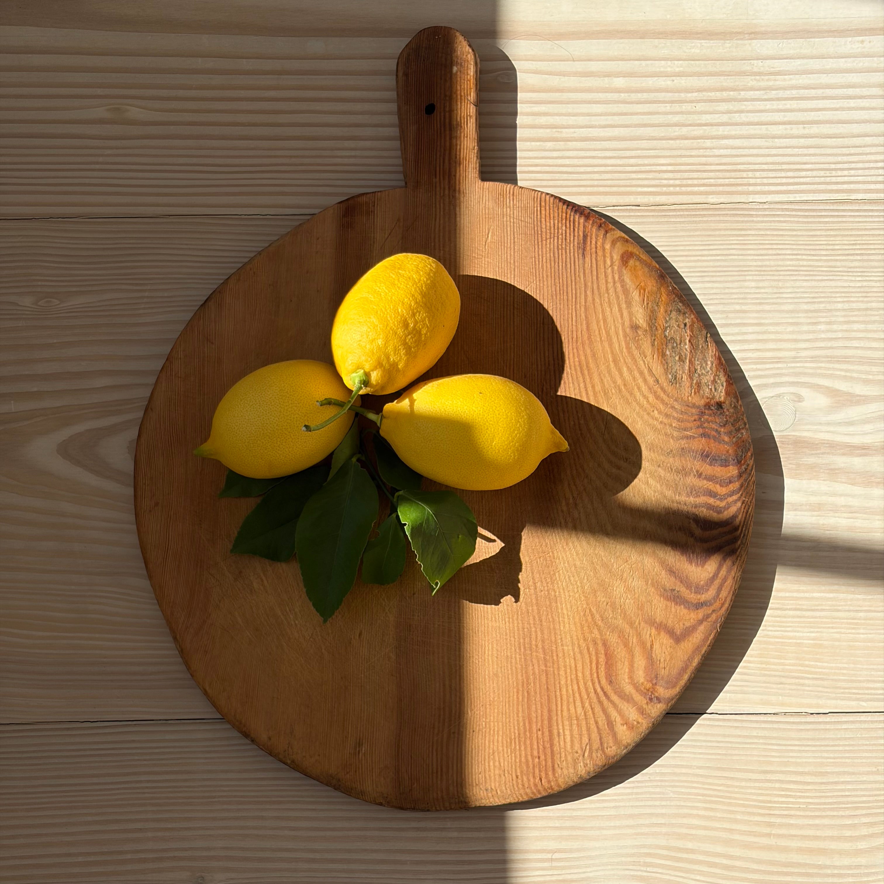 Serveringsbricka/brödspade VINTAGE rund 36,5cm