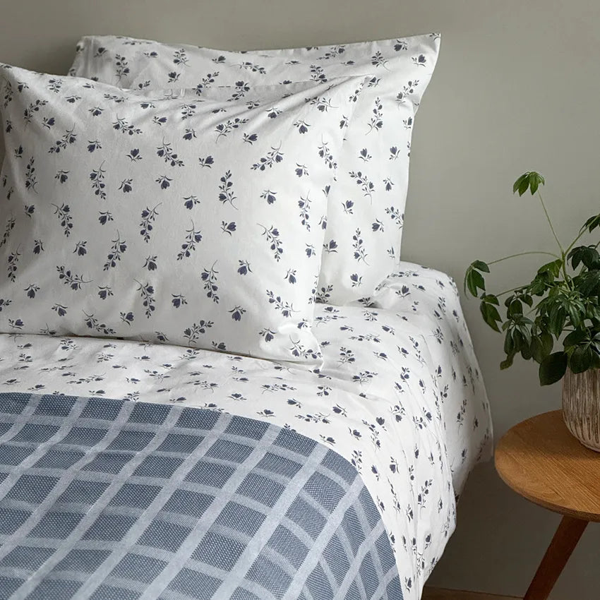Påslakanset FINN 150x210cm - enkel blå/vit
