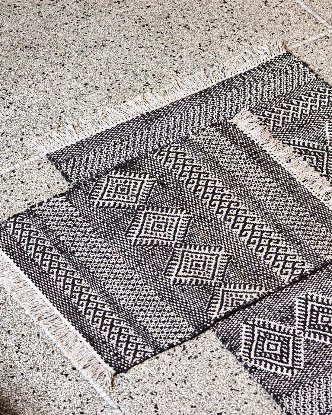 Matta ETHNIC svart/natur 90x60cm
