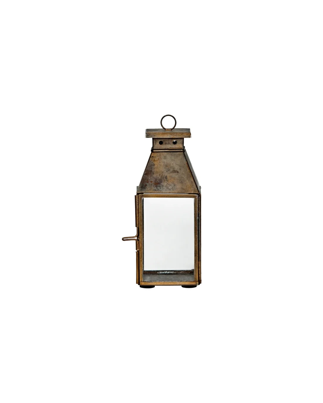Rektangulär mini-ljuslykta Tilka i glas och järn med antik mässingsfinish, 17,5 cm hög sedd framifrån.