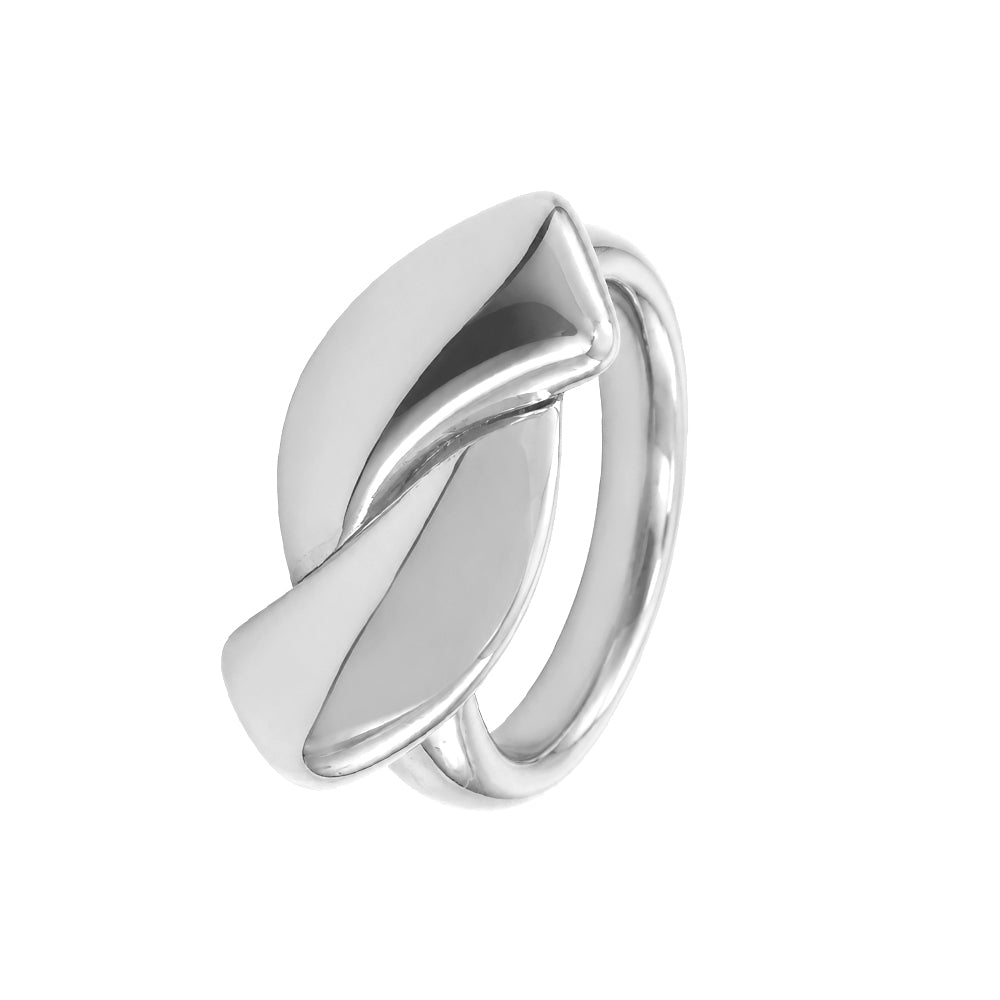 silverfärgad ring Oria i rostfritt stål med två överlappande band och blank finish.